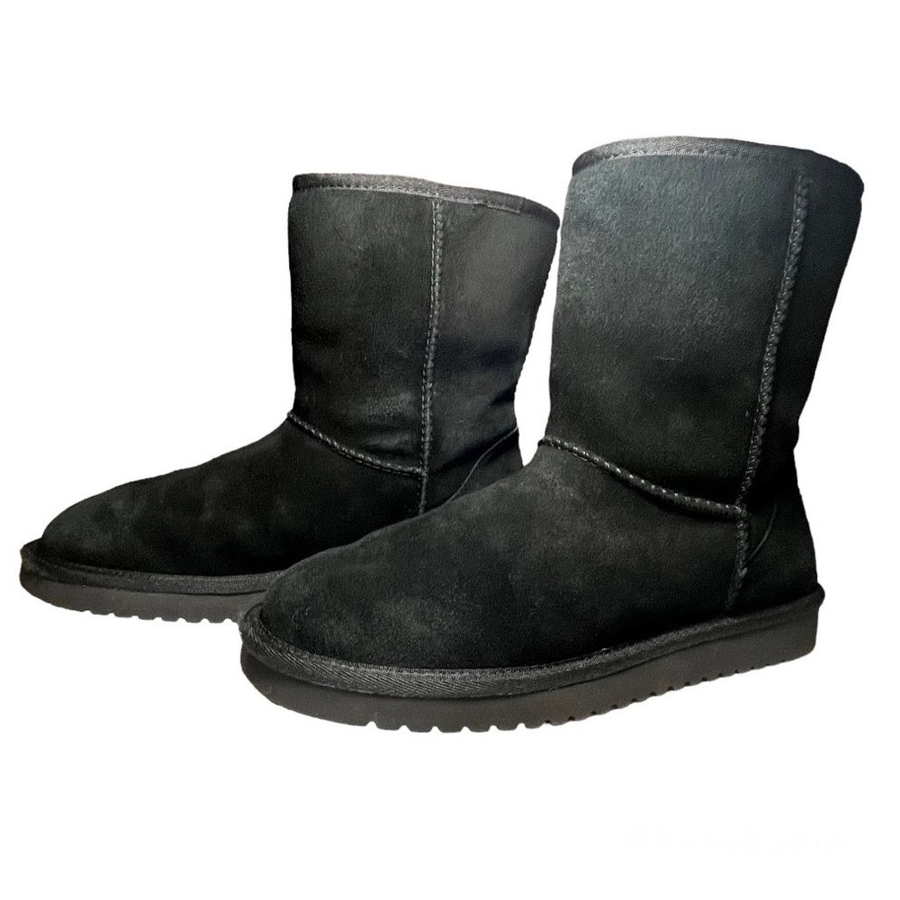Kookaburra By Ugg. Short Boot, Suede Outer. - image 1